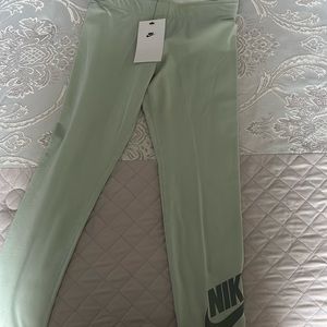 New Nike girl legging pants!!!